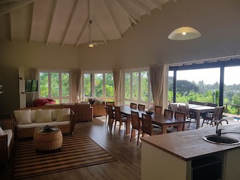 Muri Beach Resort