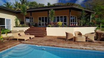 Muri Beach Resort
