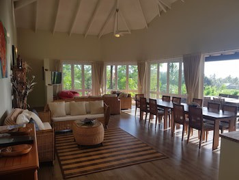 Muri Beach Resort