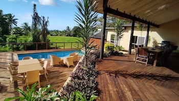 Muri Beach Resort