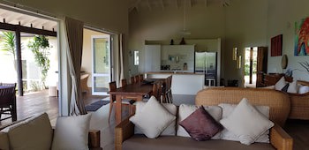 Muri Beach Resort