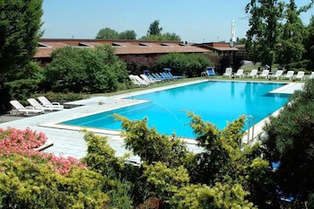 Golf Hotel