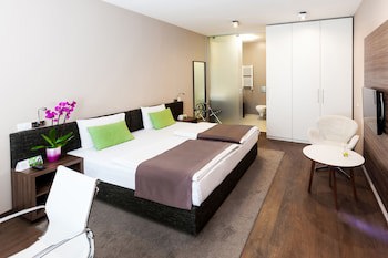 Adresa Suites