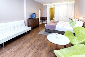 Adresa Suites