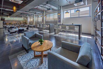 City Plus Patio Universidad