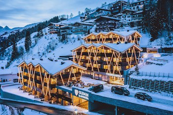 Glemm By Avenida Superior Hotel & Residences