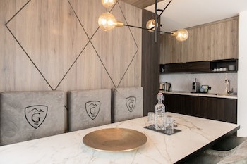 Glemm By Avenida Superior Hotel & Residences