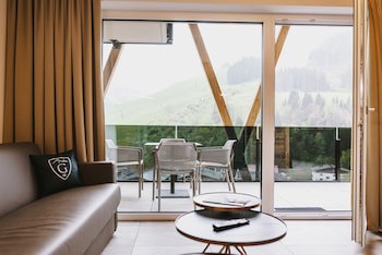 Glemm By Avenida Superior Hotel & Residences