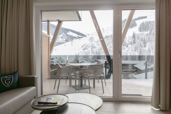Glemm By Avenida Superior Hotel & Residences