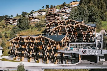 Glemm By Avenida Superior Hotel & Residences
