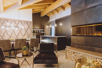 Glemm By Avenida Superior Hotel & Residences