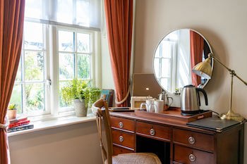High Corner Inn
