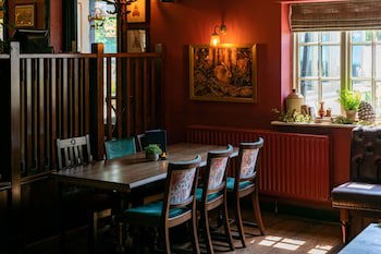 High Corner Inn