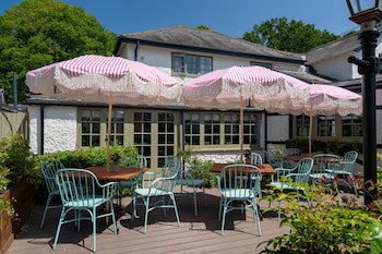 High Corner Inn