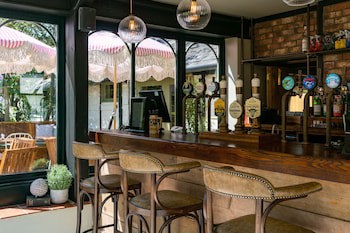 High Corner Inn