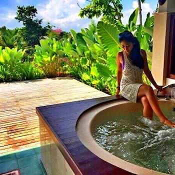 Aqua Octaviana Bali Villa