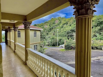 Rejens Hotel