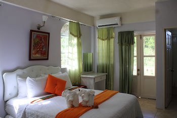 Rejens Hotel