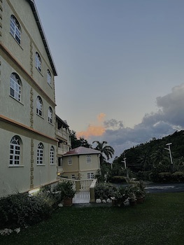 Rejens Hotel
