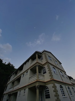 Rejens Hotel
