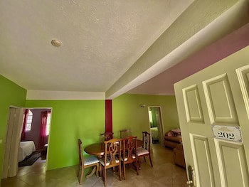 Rejens Hotel