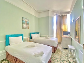 The Carlton Hotel