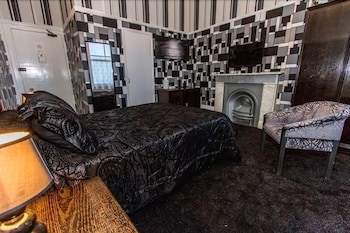 The Carlton Hotel