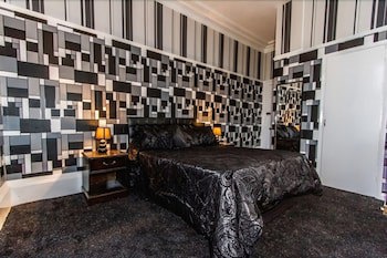 The Carlton Hotel
