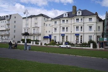 The Carlton Hotel