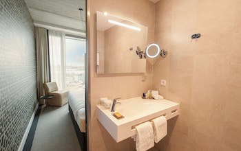 Doubletree By Hilton Hotel Amsterdam - Ndsm Wharf