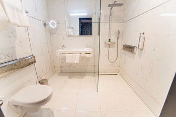 Doubletree By Hilton Hotel Amsterdam - Ndsm Wharf