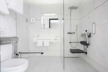 Doubletree By Hilton Hotel Amsterdam - Ndsm Wharf