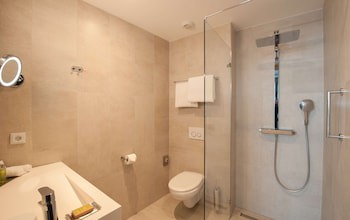 Doubletree By Hilton Hotel Amsterdam - Ndsm Wharf