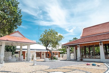 Maikaew Damnoen Resort