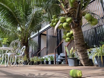 Maikaew Damnoen Resort