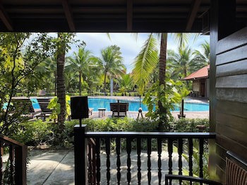 Maikaew Damnoen Resort