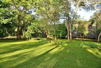 Victoria Falls Safari Suites