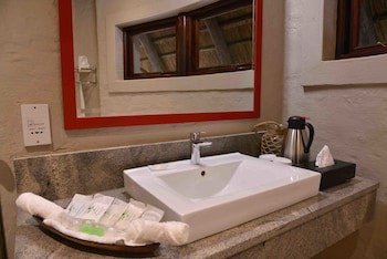 Victoria Falls Safari Suites