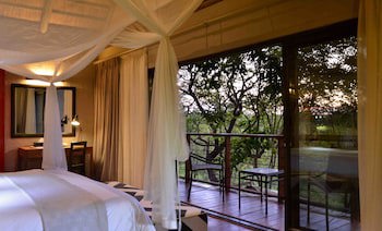 Victoria Falls Safari Suites
