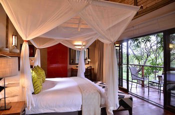 Victoria Falls Safari Suites