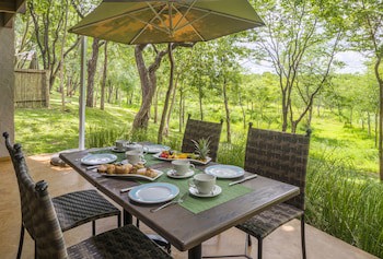 Victoria Falls Safari Suites