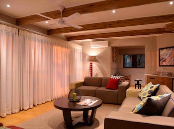 Victoria Falls Safari Suites