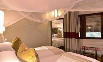 Victoria Falls Safari Suites
