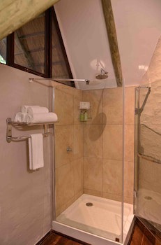 Victoria Falls Safari Suites