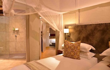 Victoria Falls Safari Suites