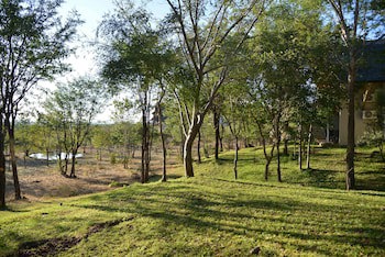 Victoria Falls Safari Suites