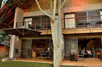 Victoria Falls Safari Suites