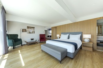 Glyfada Riviera Hotel