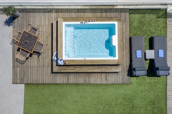 Glyfada Riviera Hotel