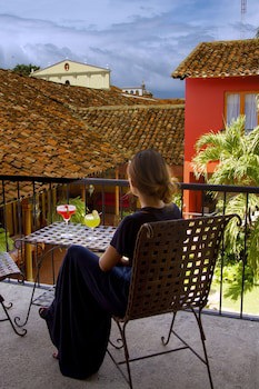Estrada Hotel & Bistro